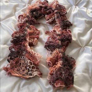 🙋🏻‍♀️Ruffle knit scarf in various brown tones